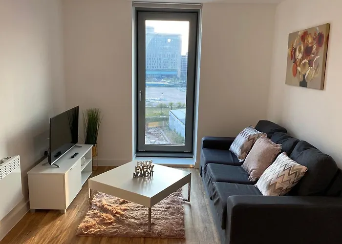 1 Bedroom Lovely In Salford Quays Free Street Parking Subject To Availability
